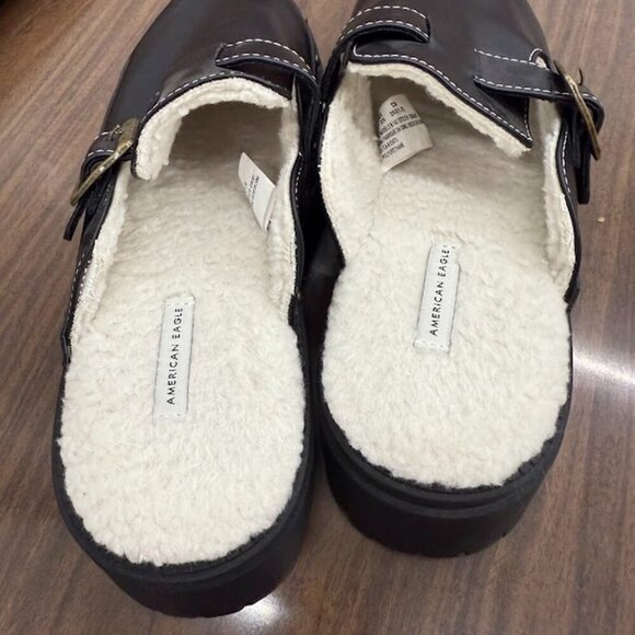 American Eagle Black Sherpa Lined Studded Clogs - Picture 6 of 8